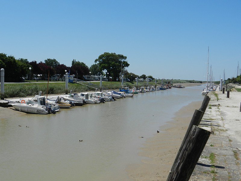 Le chenal d'accès au port