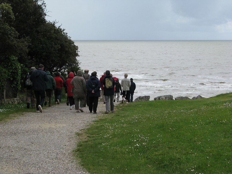 notre groupe s'avance vers la plage