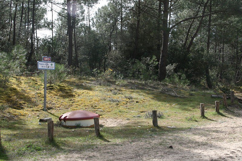 citerne rappelant la lutte contre le feu de 76 à laquelle Pierre a participé de façon très active