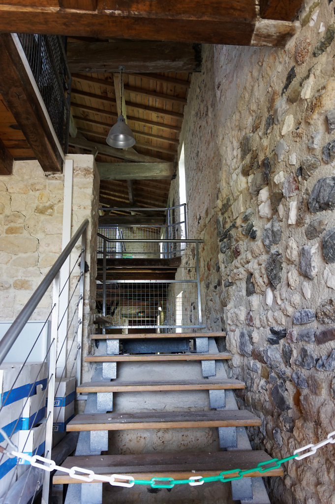 L'escalier qui monte à la salle de travail