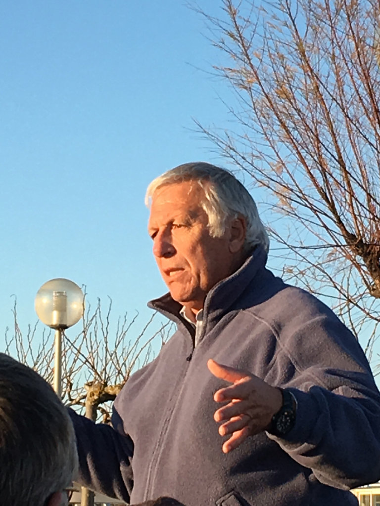 Un représentant d'Une Pointe Pour Tous