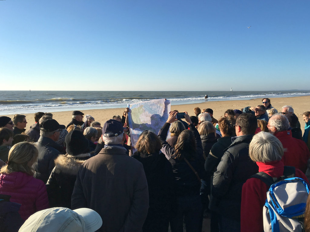 Guy Estève disparait derrière la carte 