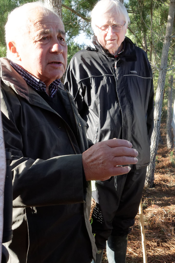 Deux éminents spécialistes des champignons