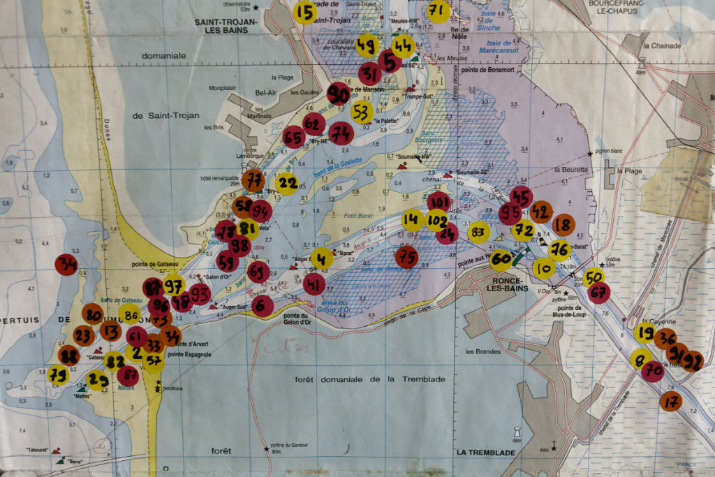 Gros plan sur la carte des épaves.