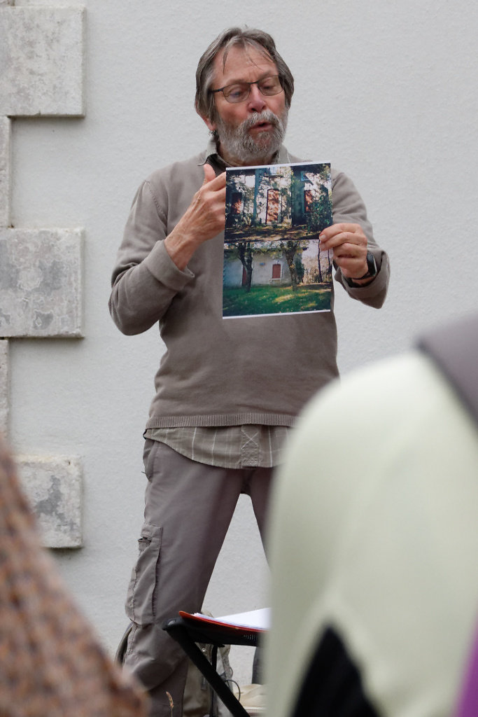 Guy Esève présente les maisons forestières